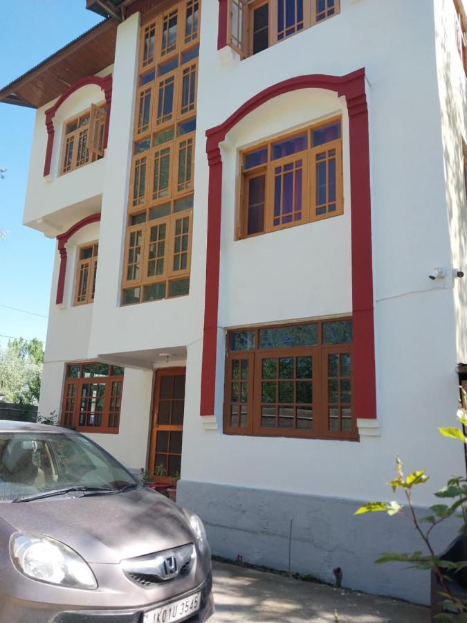Green Resort Srinagar  Exterior photo